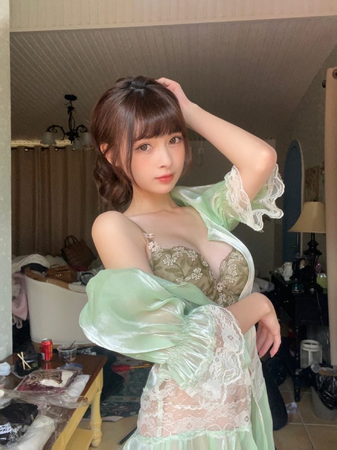 高山下的花环 封面